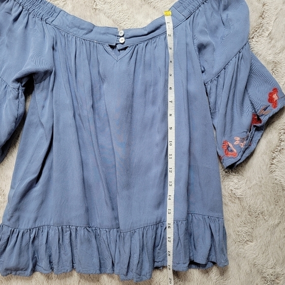 ✨️CL AltardState Stitch Embroidered Floral Design Blue Off Shoulder Ruffle Top S - Picture 9 of 11